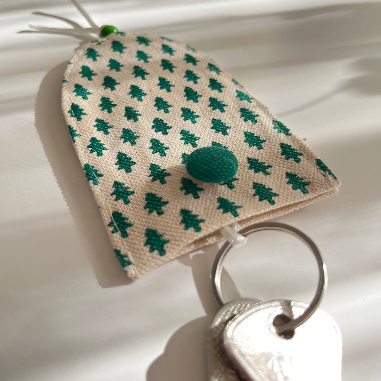 Jaswiichi: Green Leaf & Forest Design Bag