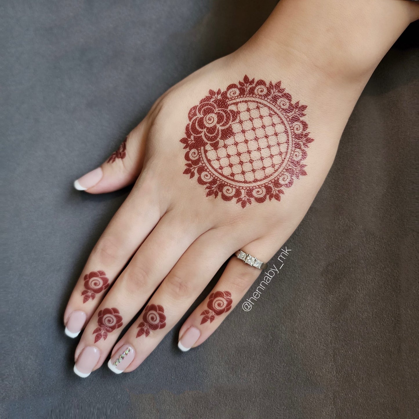 Mehroon Mehndi Stencils Pack of 5 With Different Designs (With Free Cone Mehndi)