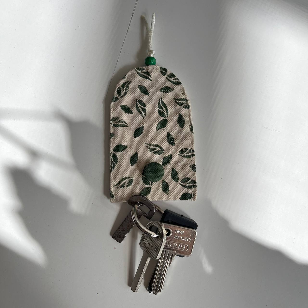 Jaswiichi: Green Leaf & Forest Design Bag