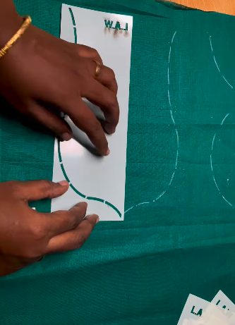 Neck Outline Set Pack of 2